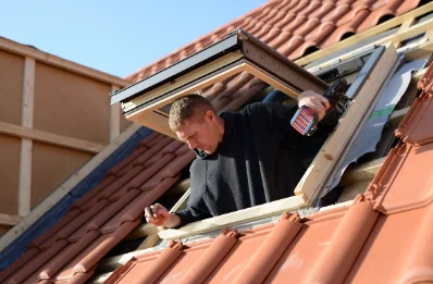 Pose de fenêtres de toit Velux à Guénange